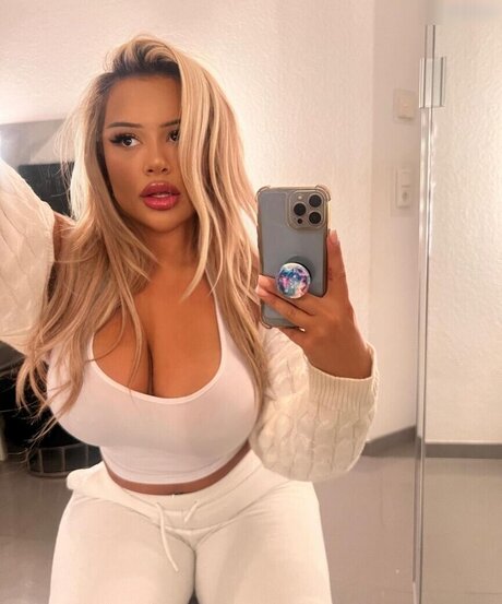 Nilufarsra top schöne bild