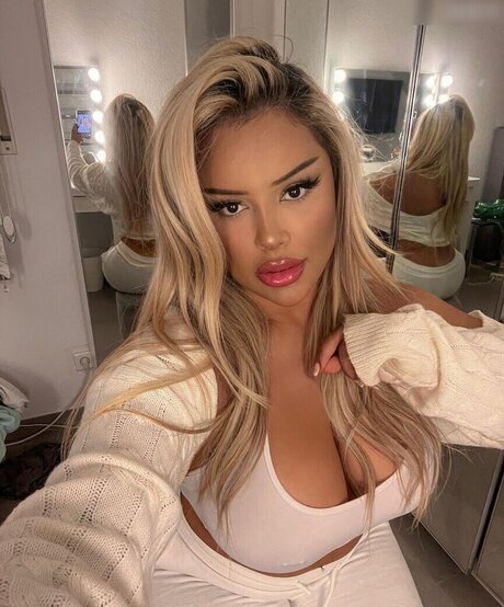 Nilufarsra erotische beste foto