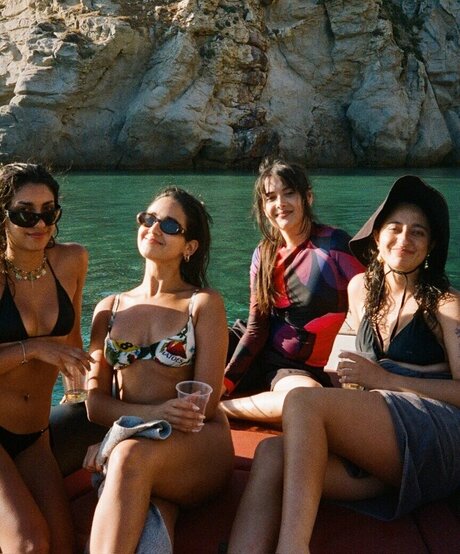 Geraldine Viswanathan kunst nackte archiv