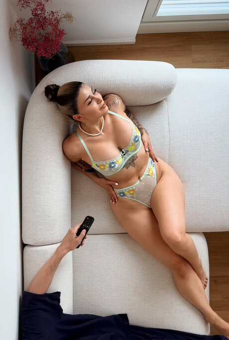 küken mit schwänzen onlyfans hd foto