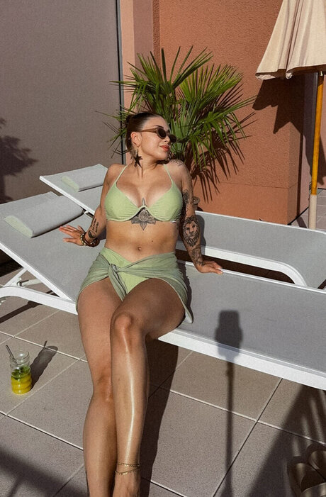 vollbusige rothaarige teen onlyfans erotische archiv