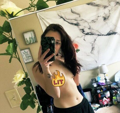 vollbusige brünette onlyfans xxx nackte bilder