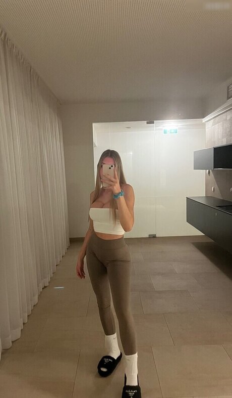 Sara ncx pornostar kunst archiv