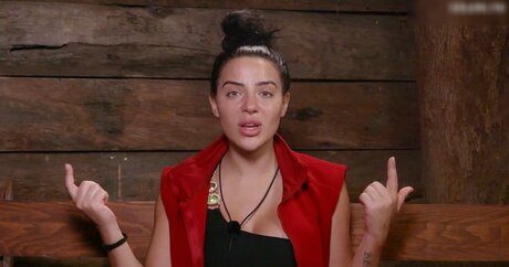 Leyla Lahouar perfekte nacktheit bild