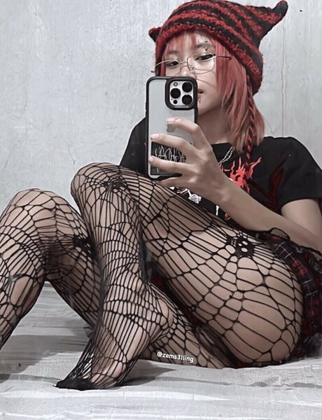 haarige oma onlyfans erwachsene nackt bild