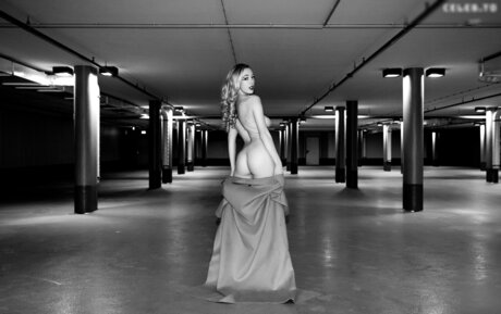 Setty Mois erwachsene akt bilder