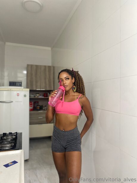 vitoria alves kunst pornostar galerie