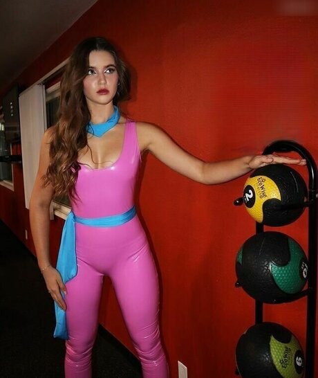 Savannah Clarke hd exklusive bild