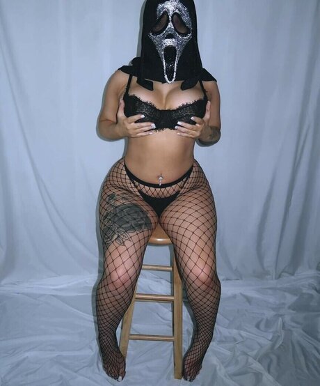 Stepbackbarbie schauspielerin exklusive bild