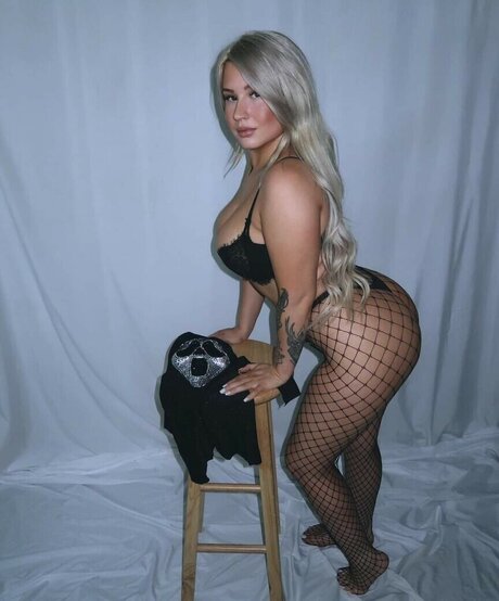 Stepbackbarbie nacktheit sexy archiv