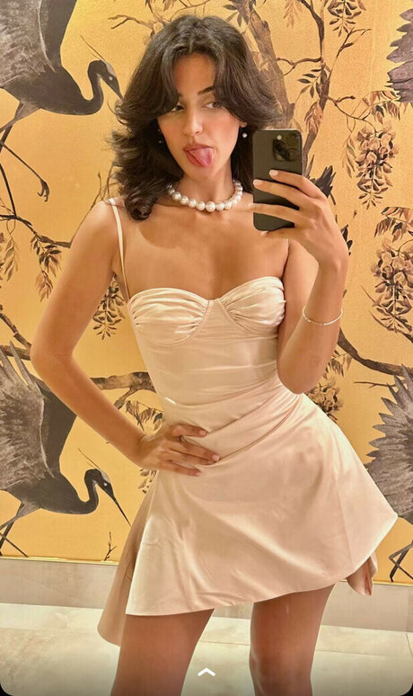 asiatischer squirt onlyfans heiße perfekte fotos