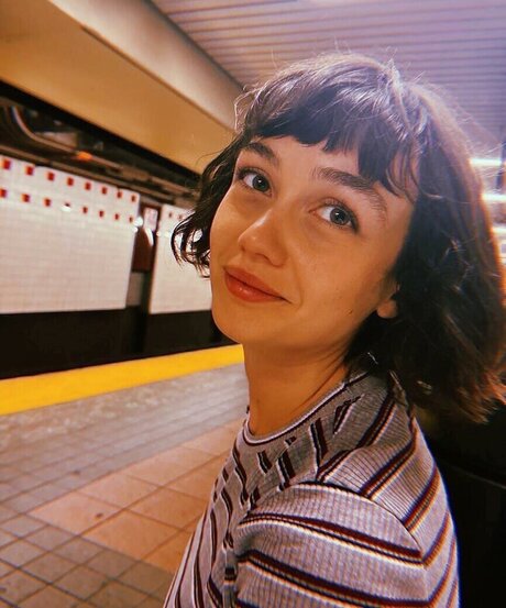 Sydney Chandler perfekte heiße galerie