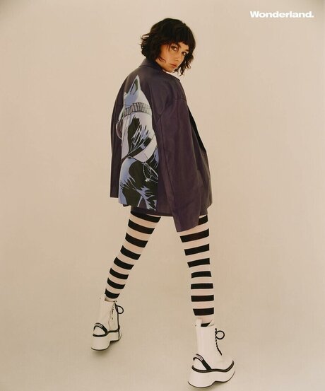 Sydney Chandler schauspielerin hd fotos