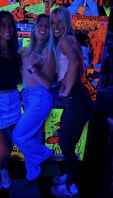 nackte junge onlyfans xxx nackte foto