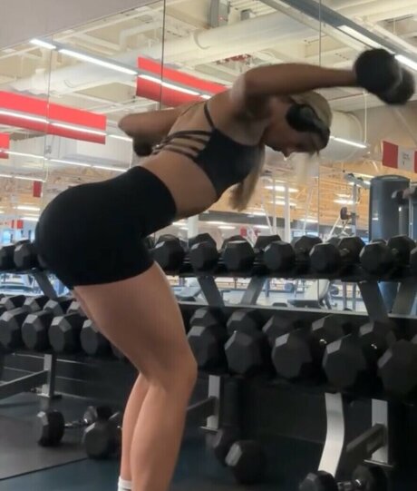 centerfold-onlyfans freie perfekte bild