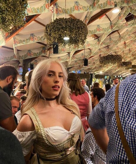 ayyetay kunst erwachsene fotos