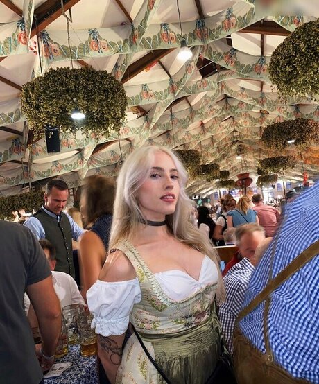 ayyetay akt pornostar foto