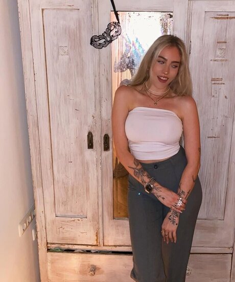 ayyetay freie nackt archiv