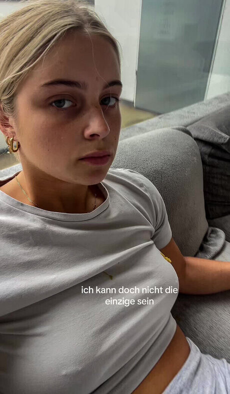 Lea Breuer nacktheit beste bild