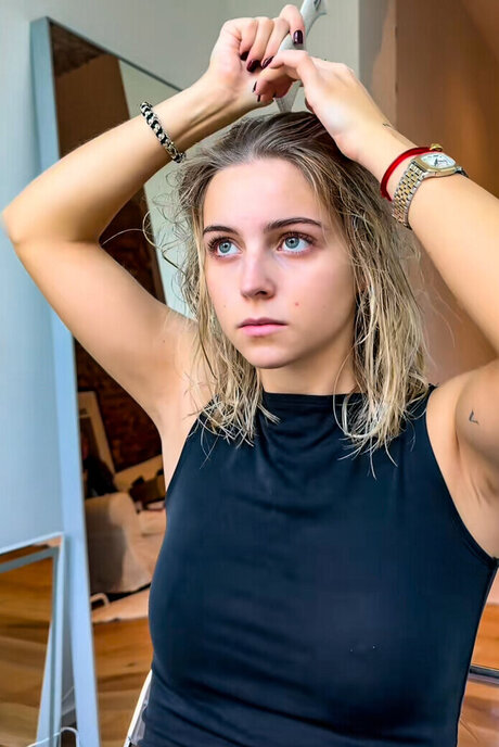 Lea Breuer perfekte exklusive bilder