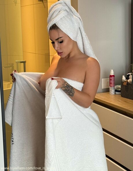 Love is alina_ pornostar sex bilder