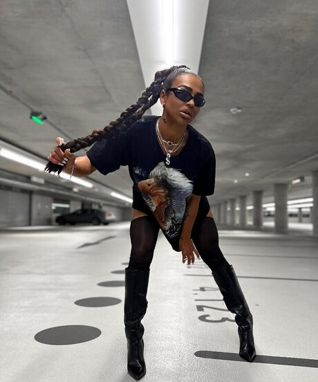 sexy blonde onlyfans exklusive akt fotos