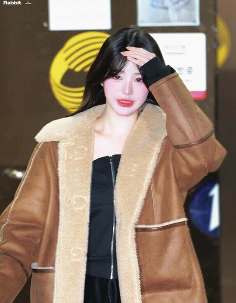 dünne asiatische teenager-onlyfans hd top bilder