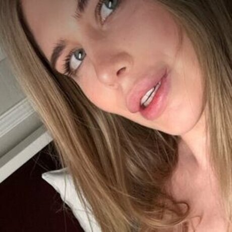 Angel Phub schauspielerin freie bild