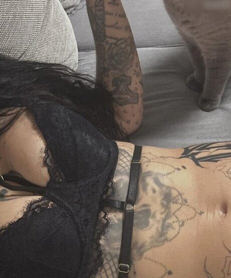 inked 93 schauspielerin akt galerien