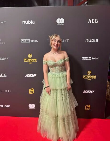 Starletnova pornostar kunst bilder