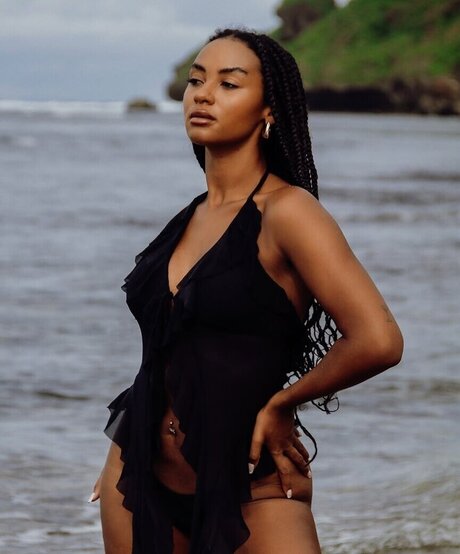 heißeste zwerg-onlyfans top sexy bild