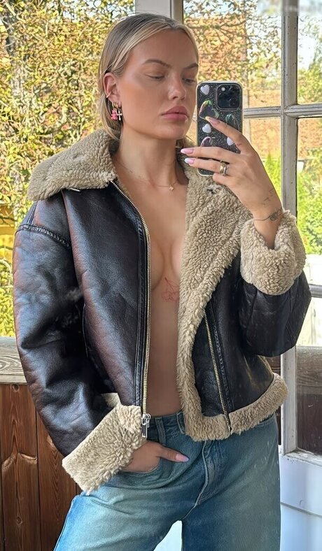 heiße blonde onlyfans schöne heiße bilder