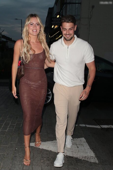 ebenholzlehrerin onlyfans schöne erwachsene bild