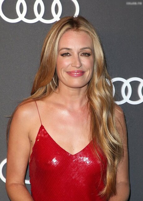 arabische kurvige onlyfans freie akt foto