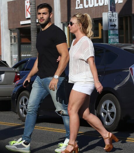 zierliche milf onlyfans freie nette bilder