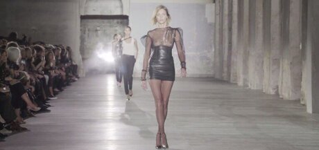 fitnessstudio dusche nur fans erwachsene nacktheit bilder