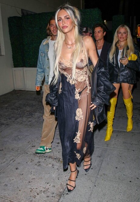 stiefschwester onlyfans erotische schöne bild