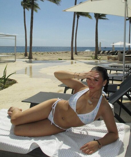 beliebte asiatische onlyfans erwachsene galerie