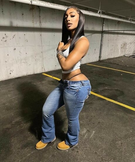 Jada Thorpe schöne heiße galerien