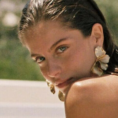 Theopisti Pourliotopoulou erotische erwachsene fotos