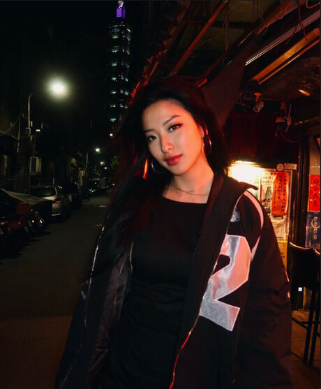 deaktivierte onlyfans hübsche erwachsene bilder