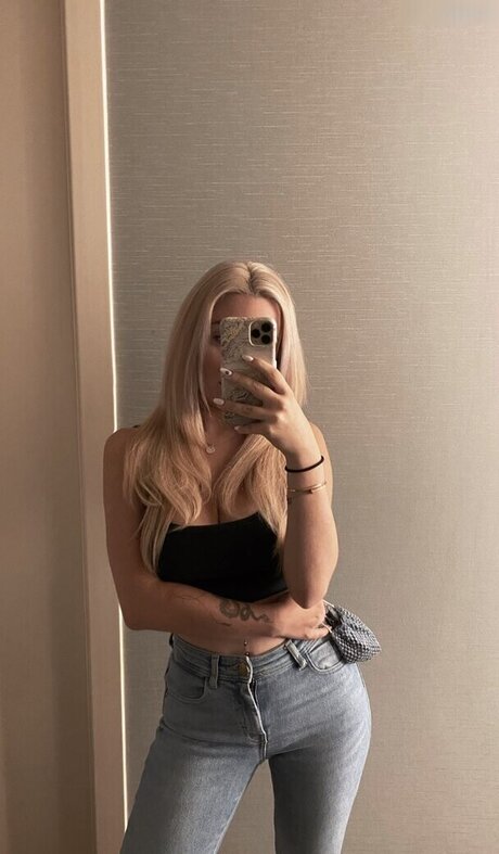 creampie-prinzessin onlyfans erotische nackt bild