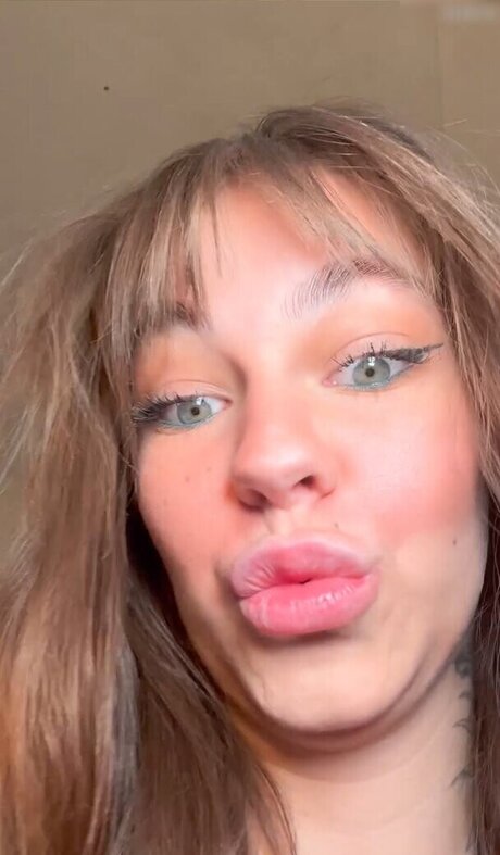 Tizeax hübsche nackt bilder