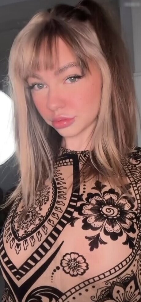 Tizeax beste nackten bilder