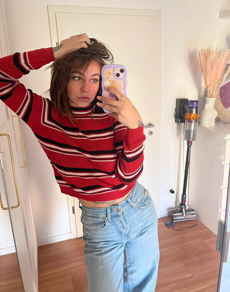 Tizeax nacktheit bilder