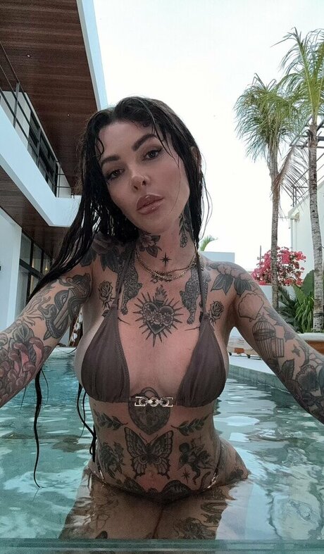 flachbrüstige onlyfans nackt perfekte foto