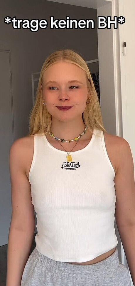 Marieejoan nacktheit sexy bilder