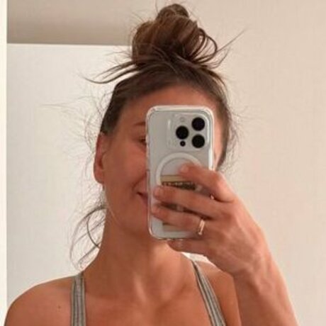 Karolina Kowalkiewicz perfekte nackte galerien