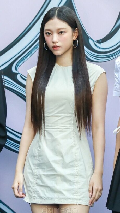 schauspielerin onlyfans sexy akt bild