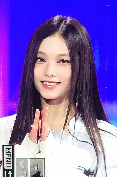 dünnes model onlyfans nackt pornographische bilder